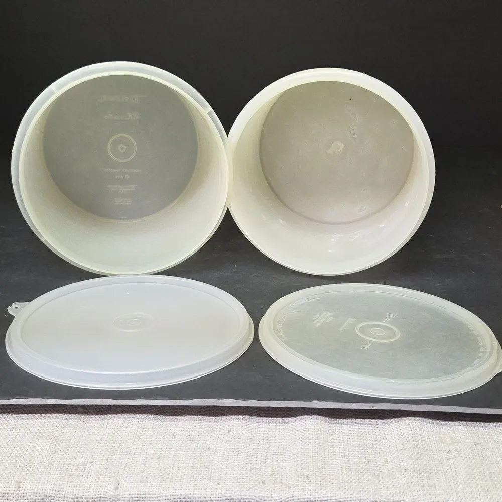 Vintage‎ Tupperware Lot of 4 Round Storage Containers & Lids